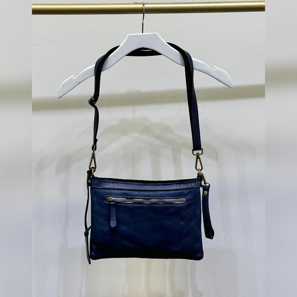 (L326-NVY) DISTRESSED ADJUSTABLE CROSSBODY/SHOULDER BAG - Picture 1 of 2